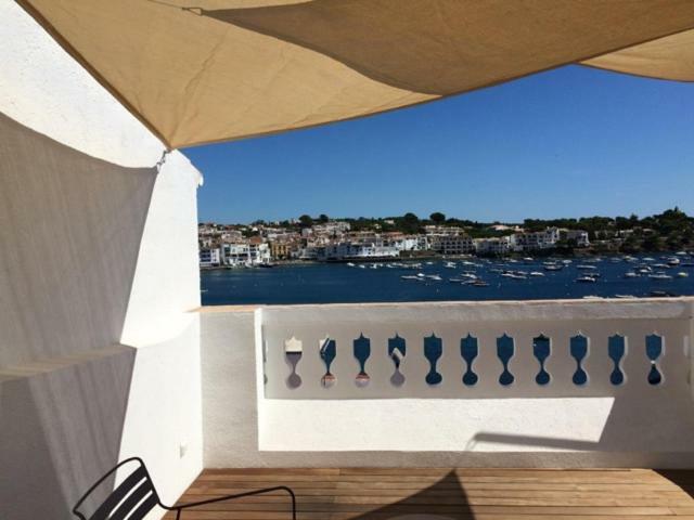 Centric Townhouse With Sea View - Casa Marta Cadaqués